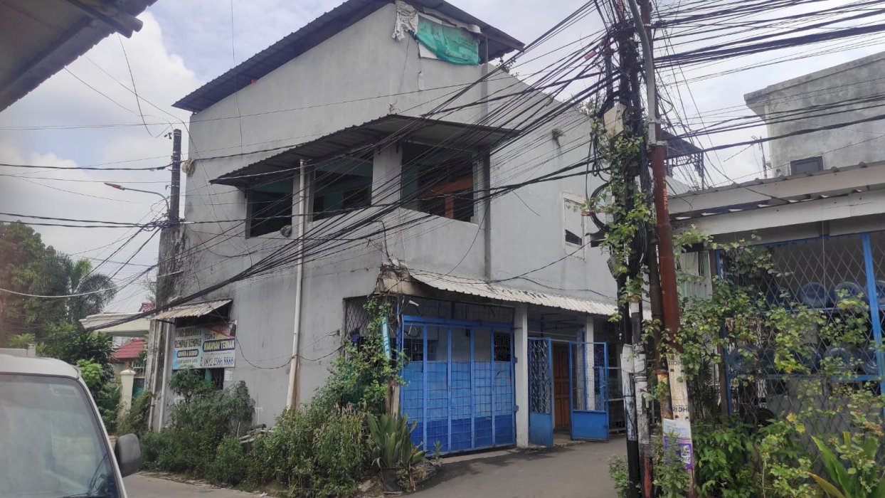 DIJUAL RUMAH 3 LANTAI STRATEGIS DI BINTARA BEKASI BARAT