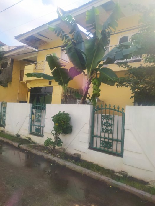 Dijual rumah 2 lantai lokasi strategis di Bekasi Barat