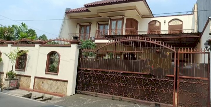 DIJUAL RUMAH BESAR SIAP HUNI + FULL FURNITURE JAKARTA TIMUR