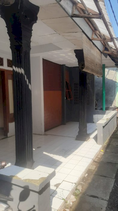 DIJUAL RUMAH luas -/+102m