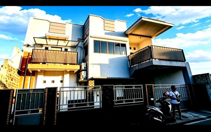 gallery cover