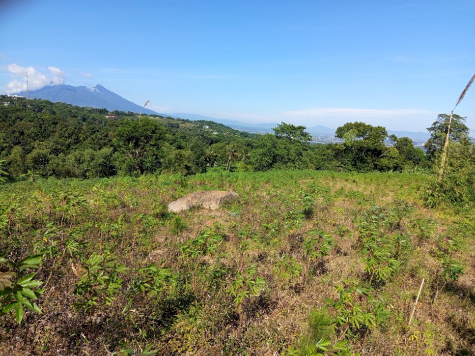 Di jual lahan kosong view bagus pinggir jalan