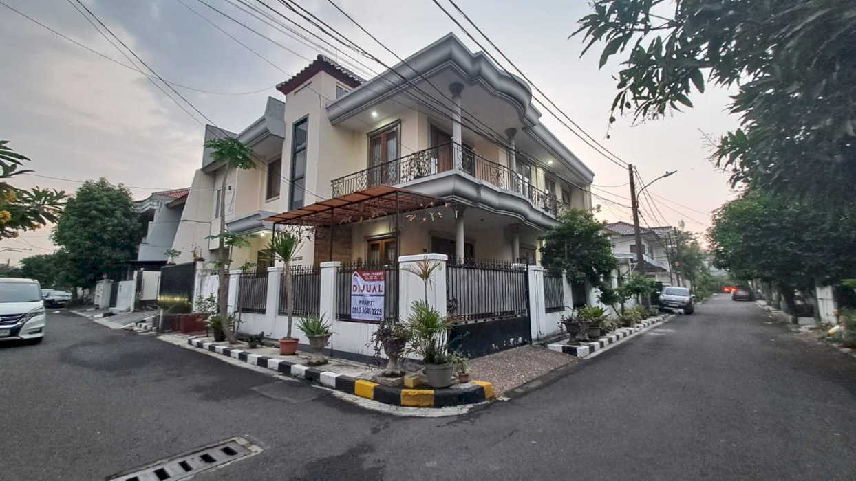 Di jual rumah mewah lokasi strategis di Pulo Asem Jakarta Timur