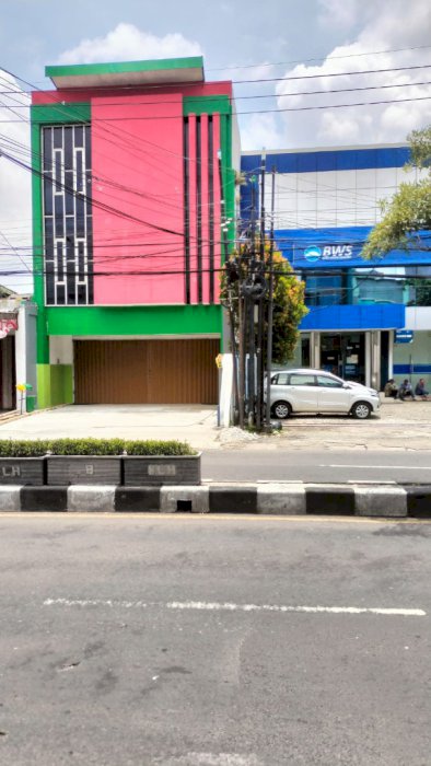 Main road gresik ruko 3lantai