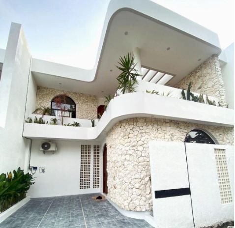 Dijual VILLA  di KUWUM Umalas kerobokan