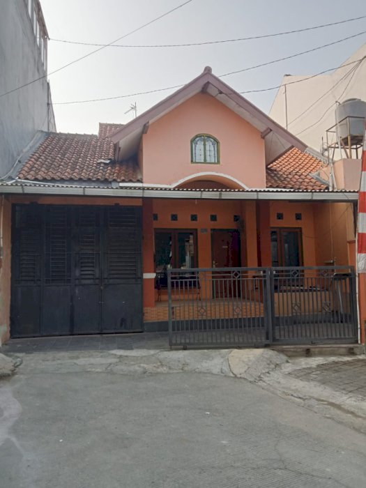 DIKONTRAKKAN RUMAH NYAMAN DAN STRATEGIS DI BANDUNG BARAT!