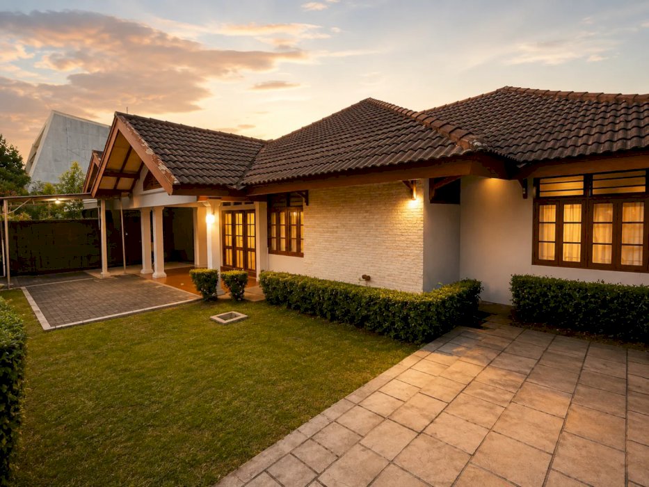 Dijual Rumah Tanah Luas 425m² Petukangan Selatan Jakarta Selatan SHM