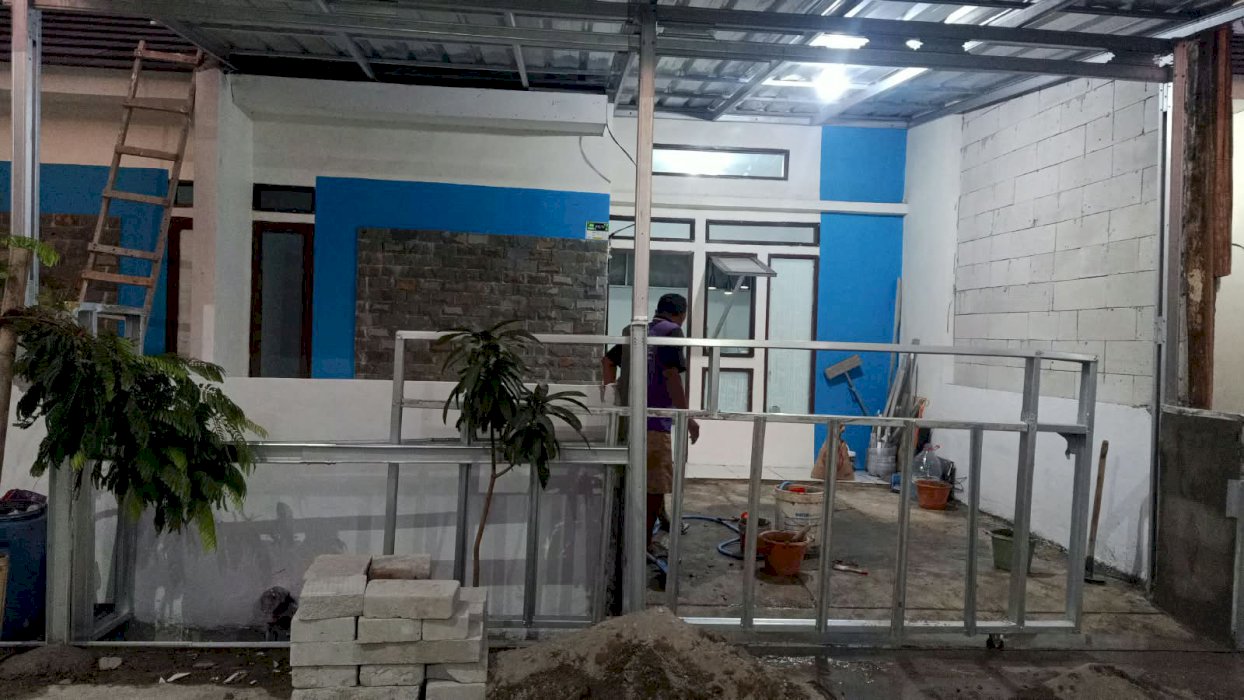 2KT, 1km rumah disewakan di lokasi strategis