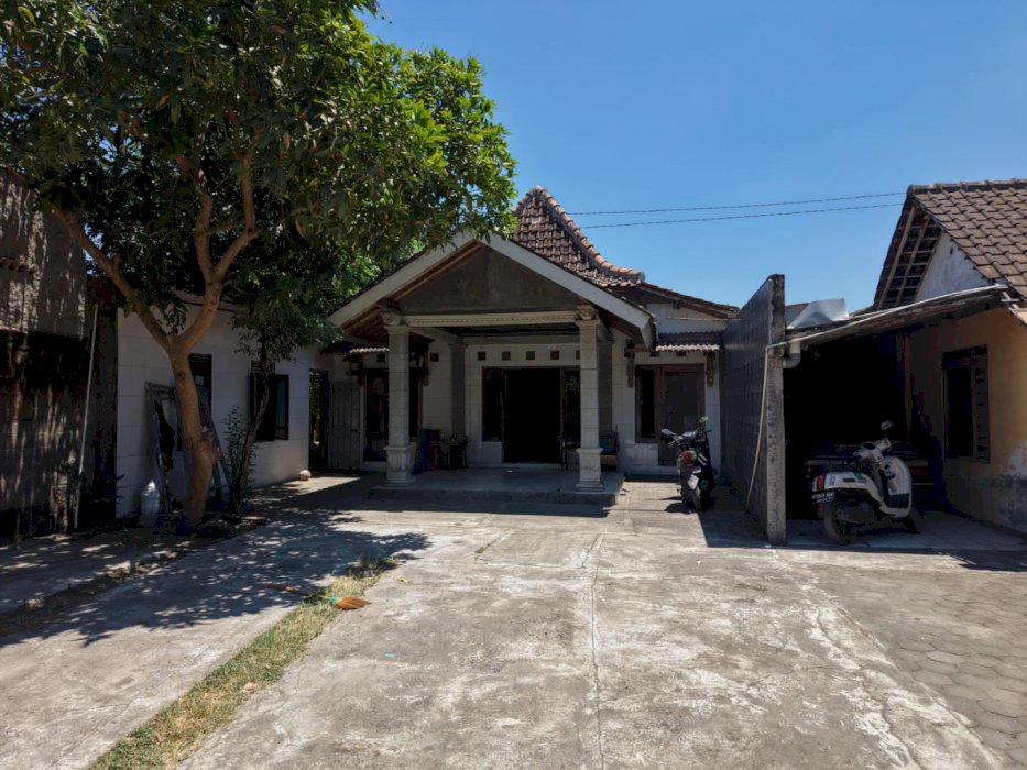 DIJUAL RUMAH DAN TANAH LUAS MODEL KUNO / LAWASAN STRATEGIS