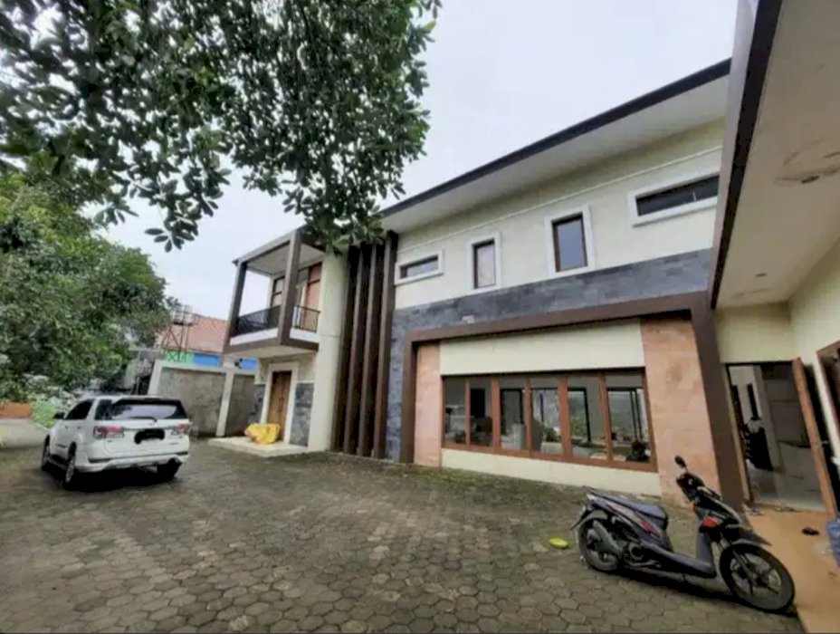 Rumah dengan lahan luas di Jagakarsa, harga nego langsung dengan owner