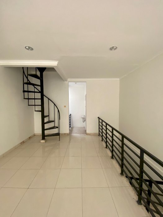 Disewakan atau Dijual Ruko di Serpong Natura, Bogor
