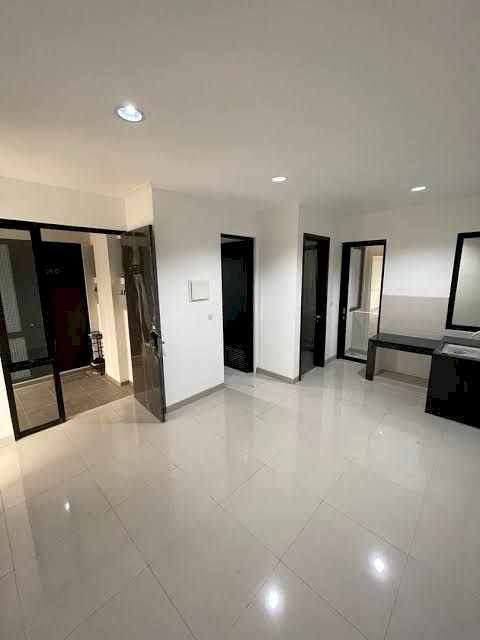 Disewakan Condo House, Green Royal, Semanan