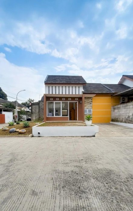 DIJUAL RUMAH HOOK STRATEGIS DI KENCANA TANAHSAREAL KOTA BOGOR