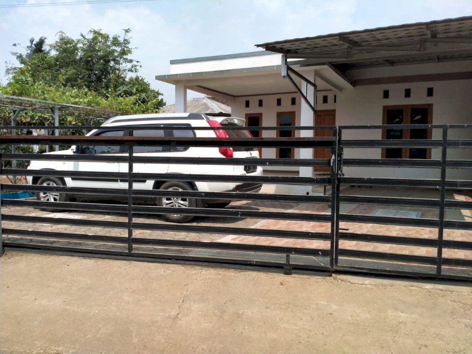 Jual cepat rumah villa ada kolamnya Cipatat Bandung Barat murah
