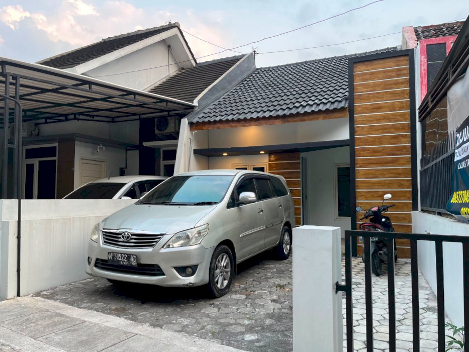 DIJUAL RUMAH SIAP HUNI DAN STRATEGIS- PONDOK INDAH SEMARANG