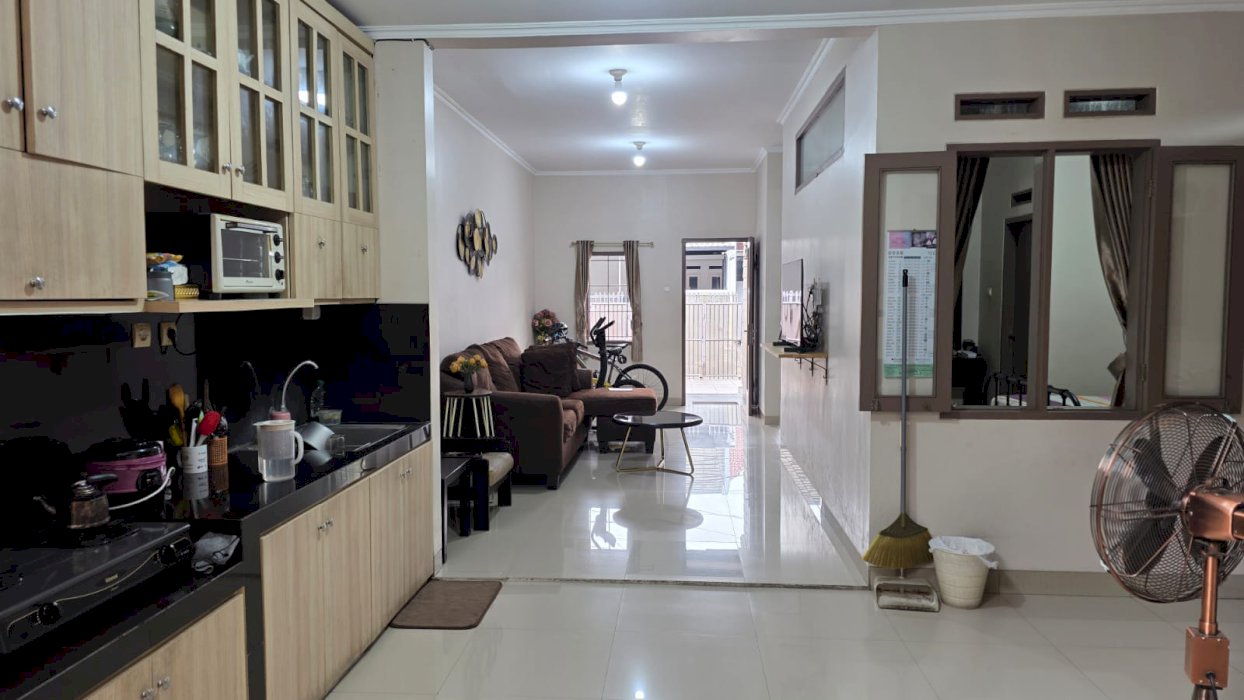 DIJUAL RUMAH SIAP HUNI DAN STRATEGIS DI ARCAMANIK BANDUNG!